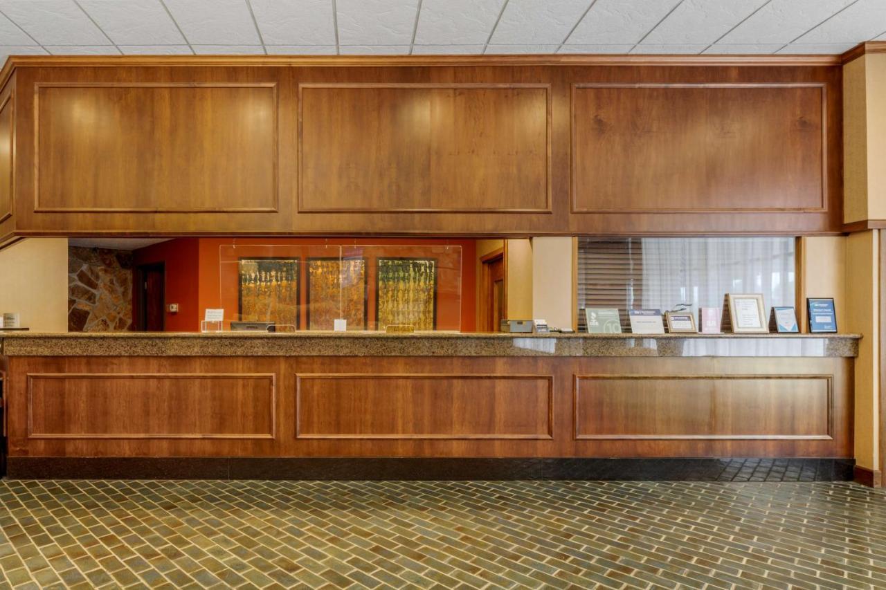 Best Western Plus Wooster Hotel & Conference Center Eksteriør billede