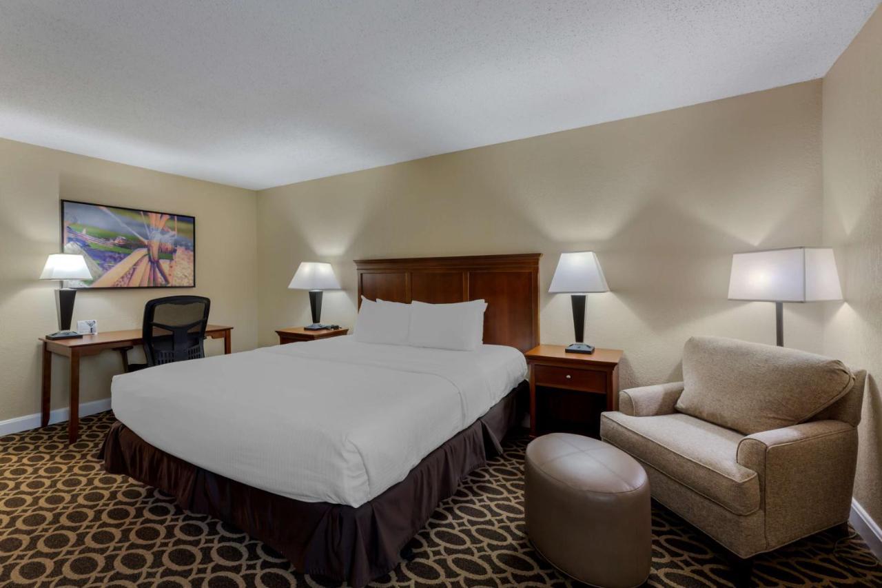 Best Western Plus Wooster Hotel & Conference Center Eksteriør billede